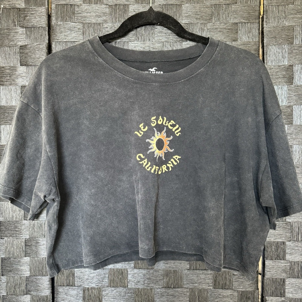 Hollister California Womens Crop T-Shirt Size Small Black Stone Wash Graphic Tee